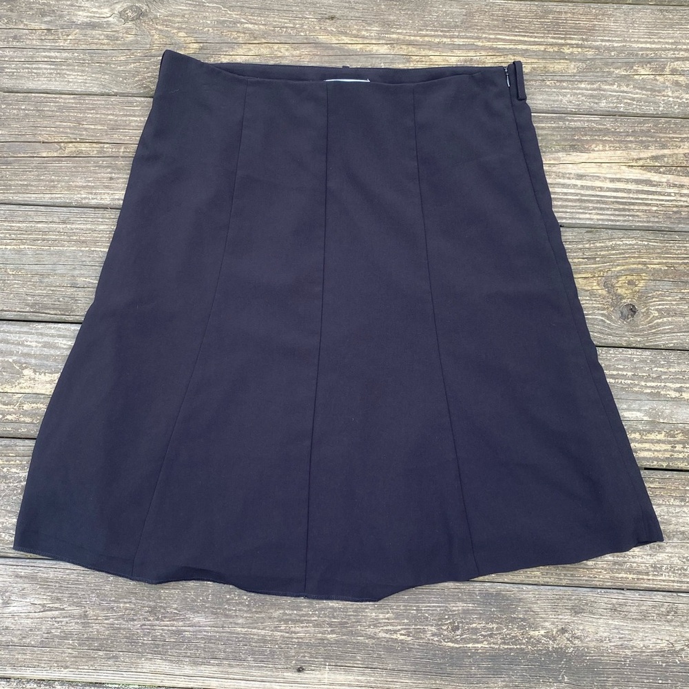 Liz Claiborne black skirt size 14 belt loops office professional wear below knee